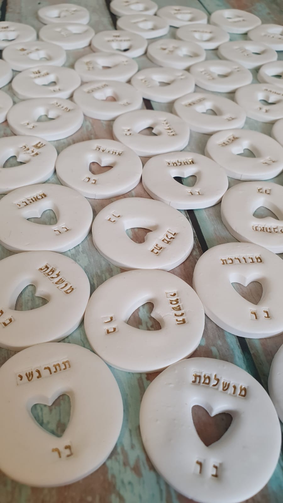 מגנט עגול עם מילה טובה